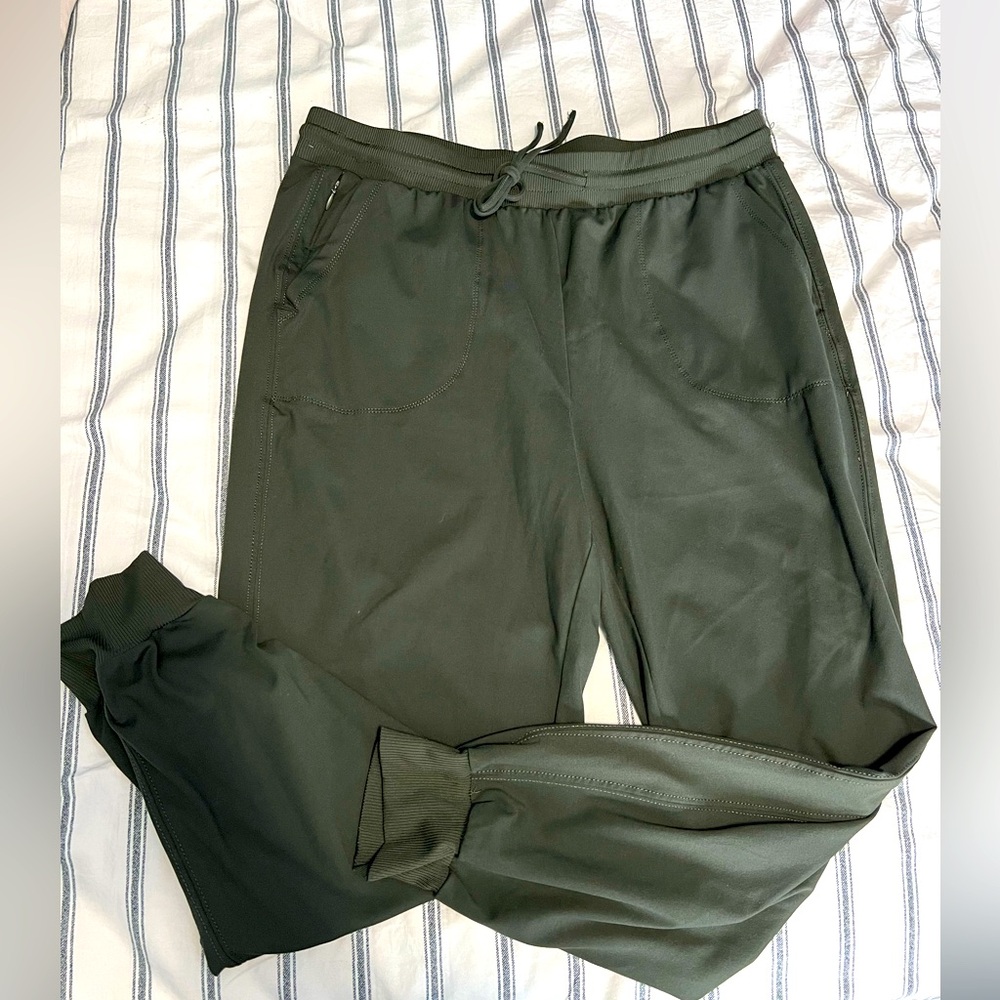 Rachel Zoe Women’s lightweight jogger